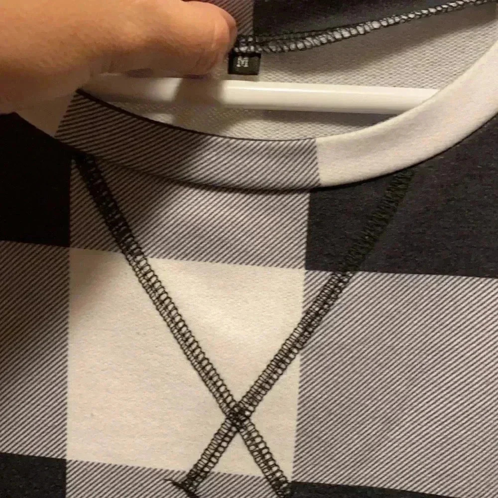 Sweater - Picture 2 of 5